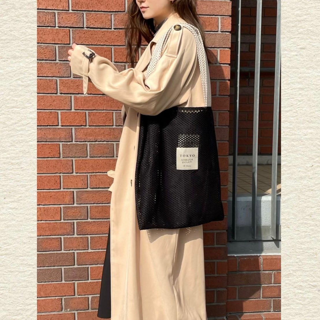 【日本直送】TOKYO SHIBUYA POUCH  雙色方形蕾絲軟包直立式單肩包 （黑色） | 日本超火紅環保袋 | 非常好攜帶 | 超輕便又好用