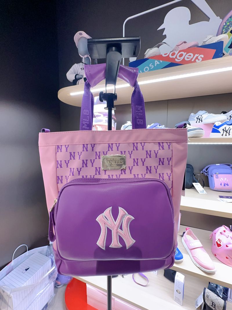 【限時優惠】MLB KIDS | Clasic Monogram Sub Bag NEW YORK YANKEES - Pink